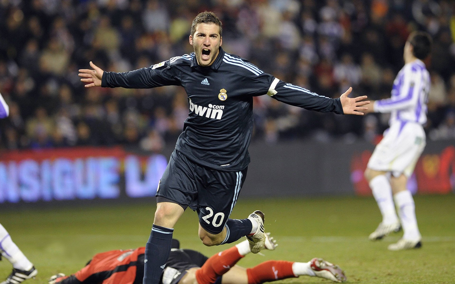 TheShy赛事官方发布连败新规,中国队争议不断!